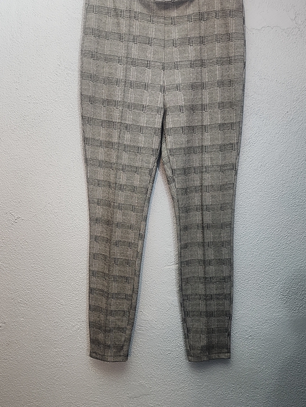 Tahari Gray Plaid Slim Chinos